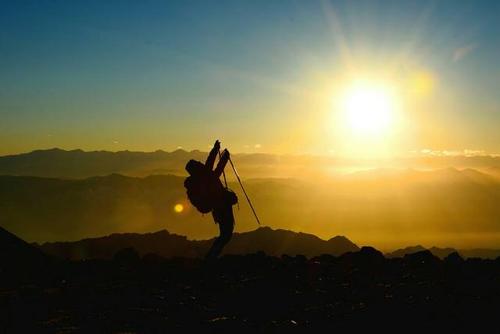 积极的人，照到哪里哪里都是亮